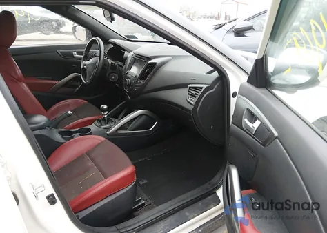 2016 Hyundai Veloster Turbo R-Spec z USA, uszkodzony, nr VIN KMHTC6AE4GU266699